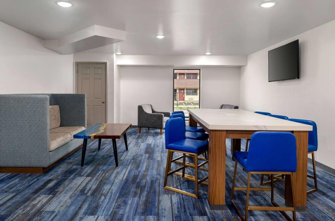 La Quinta Inn By Wyndham Columbus Airport Area Exteriör bild