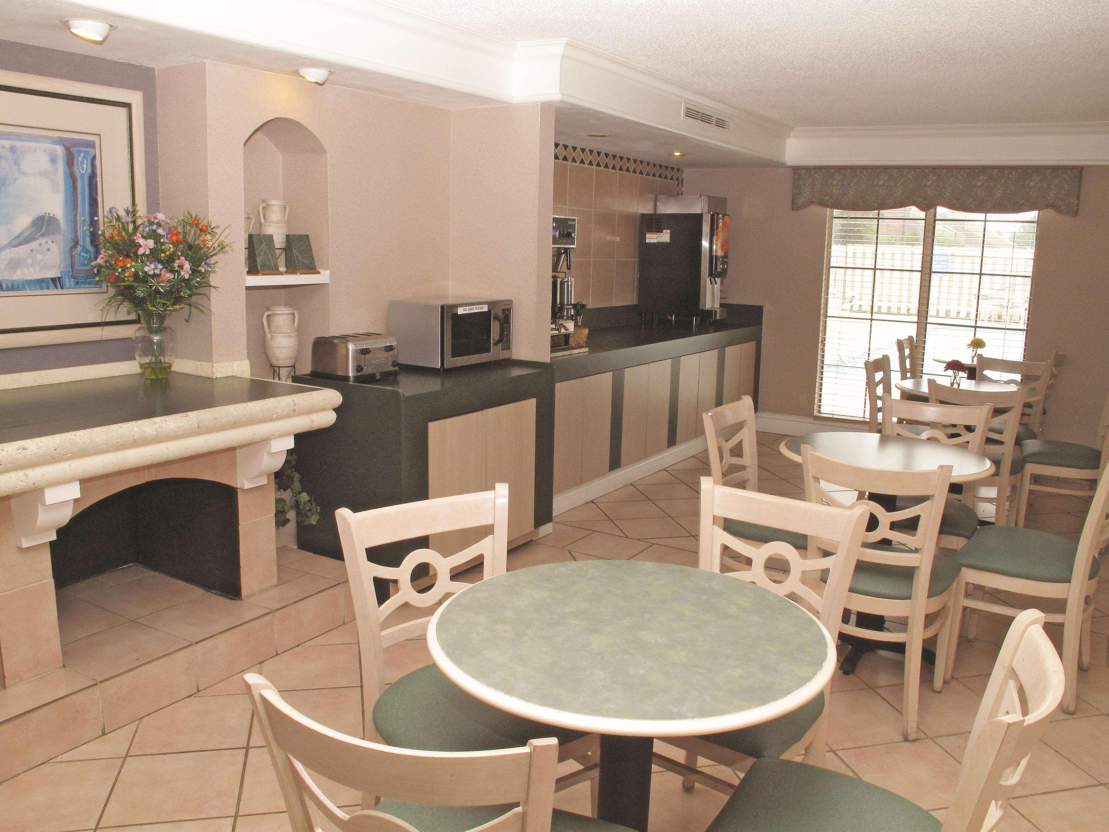 La Quinta Inn By Wyndham Columbus Airport Area Exteriör bild